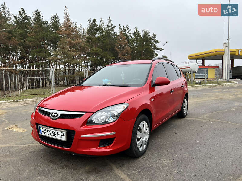 Універсал Hyundai i30 2009 в Зміїві фото 3 Універсал Hyundai i30 2009 в Зміїві