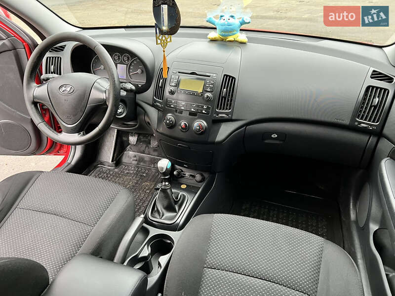Універсал Hyundai i30 2009 в Зміїві фото 15 Універсал Hyundai i30 2009 в Зміїві