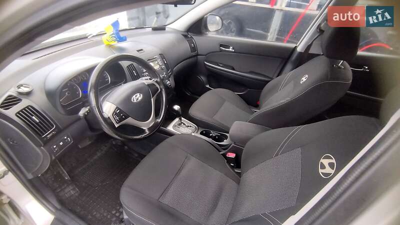 Хетчбек Hyundai i30 2008 в Києві фото 13 Хетчбек Hyundai i30 2008 в Києві