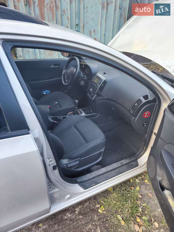 Универсал Hyundai i30 2008 в Киеве