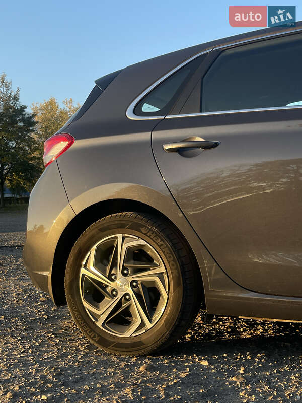 Хетчбек Hyundai i30 2021 в Ужгороді фото 10 Хетчбек Hyundai i30 2021 в Ужгороді