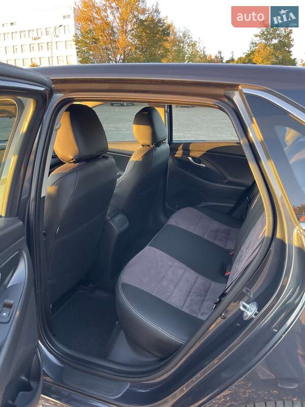 Хетчбек Hyundai i30 2021 в Ужгороді фото 23 Хетчбек Hyundai i30 2021 в Ужгороді