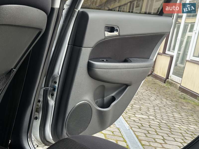 Універсал Hyundai i30 2012 в Дрогобичі фото 47 Універсал Hyundai i30 2012 в Дрогобичі