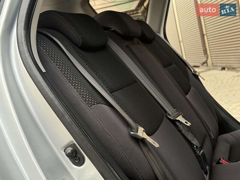 Універсал Hyundai i30 2012 в Дрогобичі фото 51 Універсал Hyundai i30 2012 в Дрогобичі