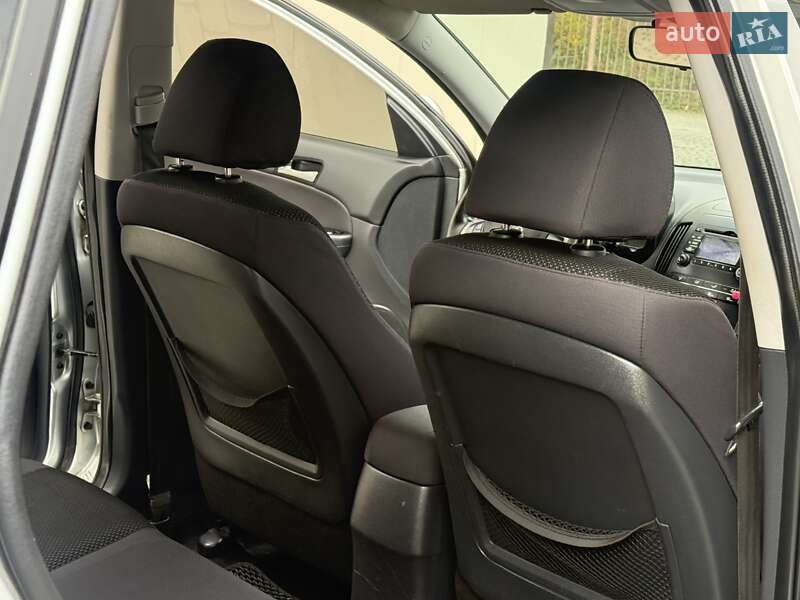 Універсал Hyundai i30 2012 в Дрогобичі фото 54 Універсал Hyundai i30 2012 в Дрогобичі