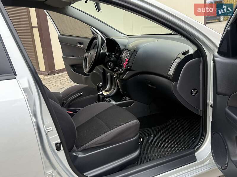 Універсал Hyundai i30 2012 в Дрогобичі фото 69 Універсал Hyundai i30 2012 в Дрогобичі