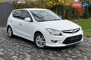 Хетчбек Hyundai i30 2010 в Дніпрі