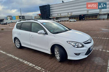 Универсал Hyundai i30 2011 в Житомире