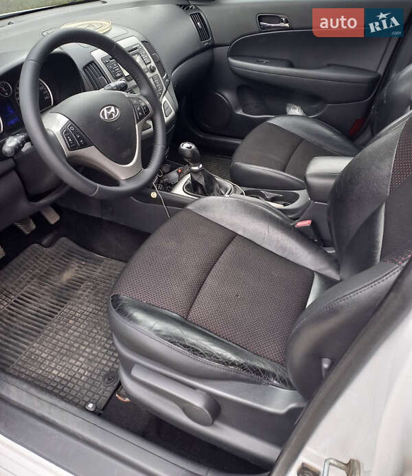 Універсал Hyundai i30 2011 в Житомирі