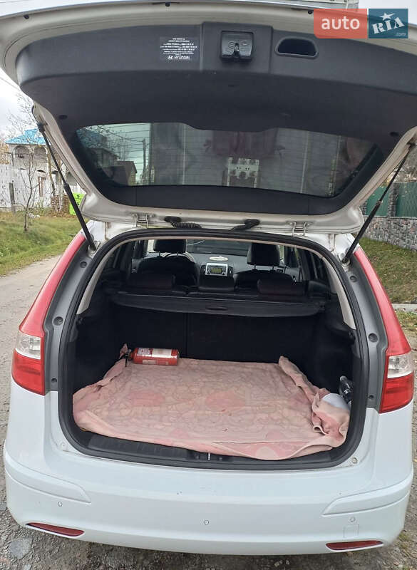 Універсал Hyundai i30 2011 в Житомирі