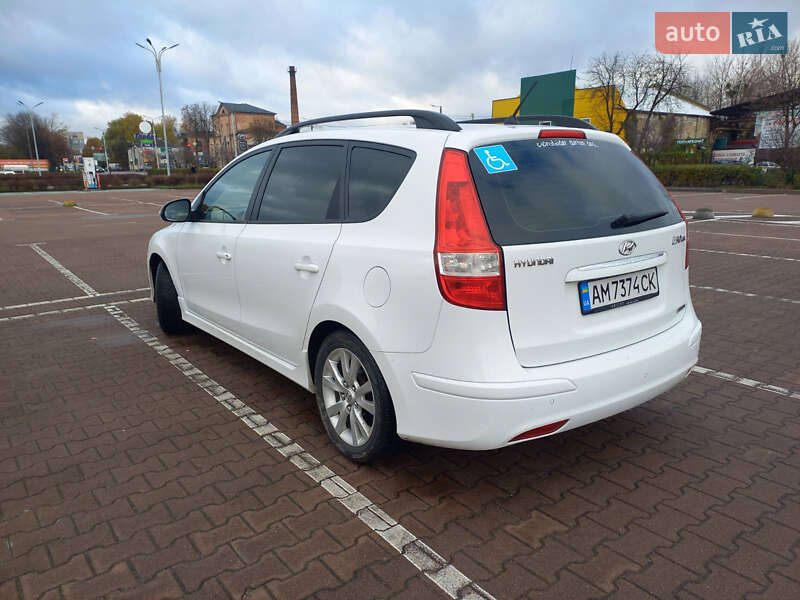 Універсал Hyundai i30 2011 в Житомирі