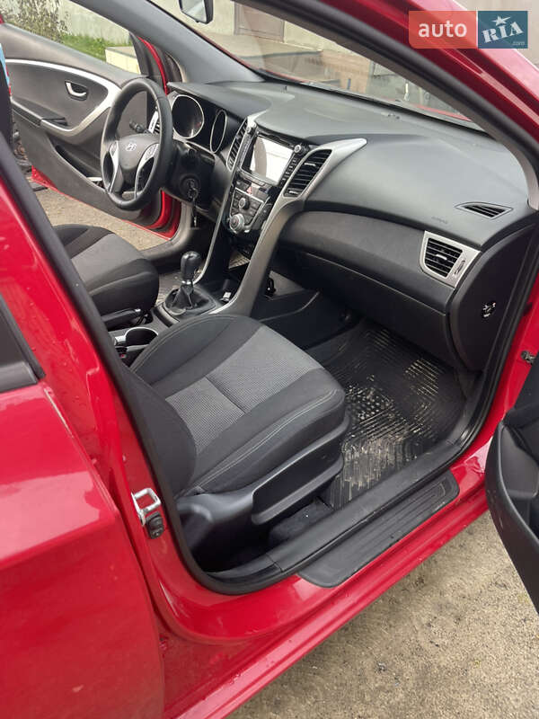 Хэтчбек Hyundai i30 2013 в Емильчине фото 12 Хэтчбек Hyundai i30 2013 в Емильчине