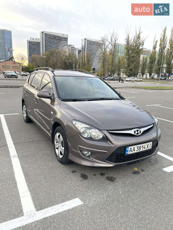 Универсал Hyundai i30 2012 в Киеве фото 2 Универсал Hyundai i30 2012 в Киеве
