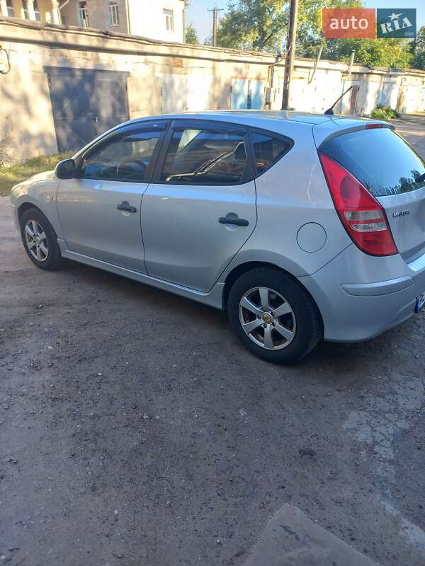Хетчбек Hyundai i30 2010 в Кам'янському
