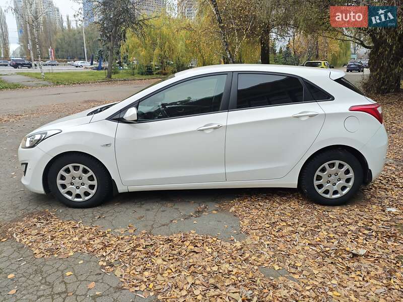 Хэтчбек Hyundai i30 2013 в Киеве