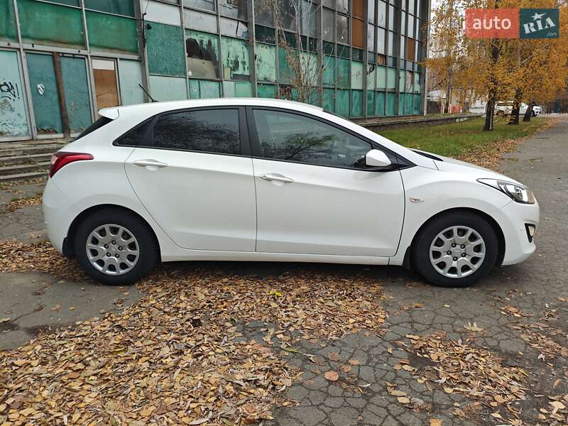 Хэтчбек Hyundai i30 2013 в Киеве
