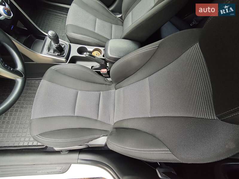 Хэтчбек Hyundai i30 2013 в Киеве