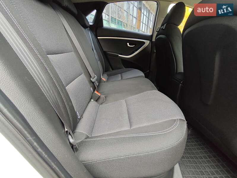 Хэтчбек Hyundai i30 2013 в Киеве