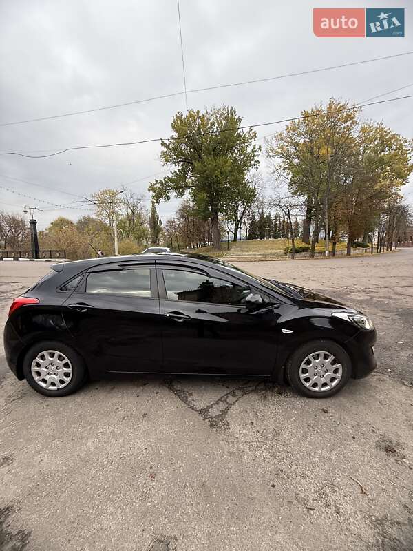Хэтчбек Hyundai i30 2014 в Сумах