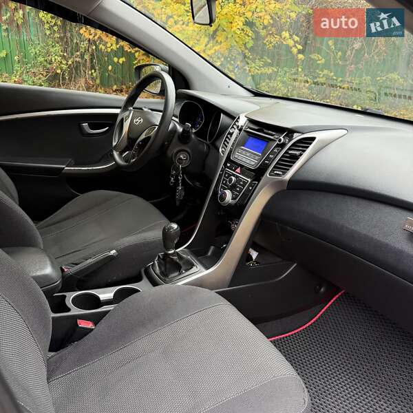 Хэтчбек Hyundai i30 2014 в Сумах