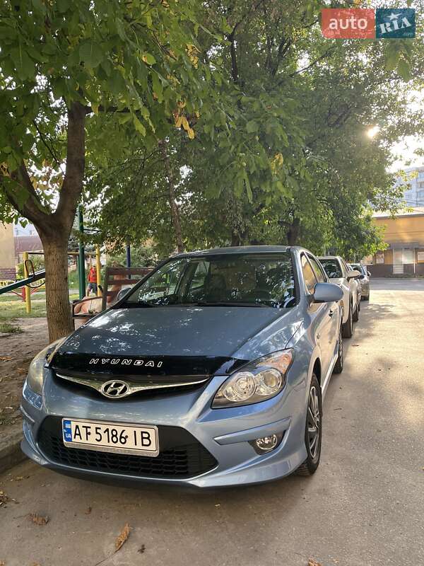 Хэтчбек Hyundai i30 2011 в Калуше