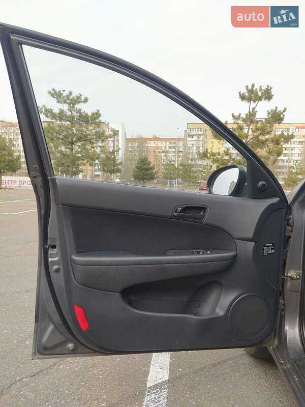 Універсал Hyundai i30 2008 в Миколаєві фото 13 Універсал Hyundai i30 2008 в Миколаєві