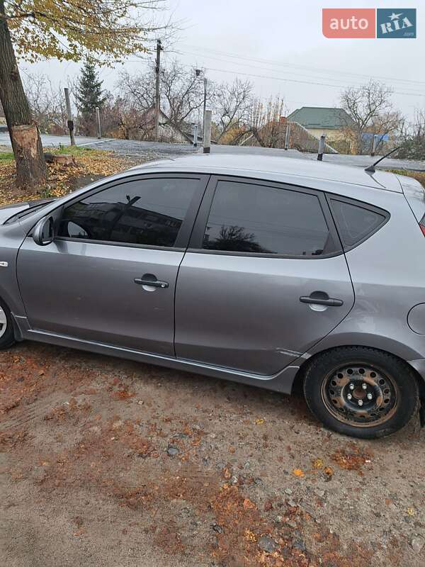 Универсал Hyundai i30 2011 в Новомосковске фото 9 Универсал Hyundai i30 2011 в Новомосковске