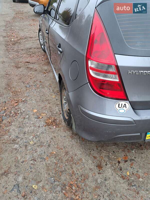 Универсал Hyundai i30 2011 в Новомосковске фото 12 Универсал Hyundai i30 2011 в Новомосковске