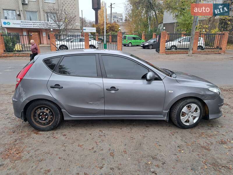 Универсал Hyundai i30 2011 в Новомосковске фото 13 Универсал Hyundai i30 2011 в Новомосковске