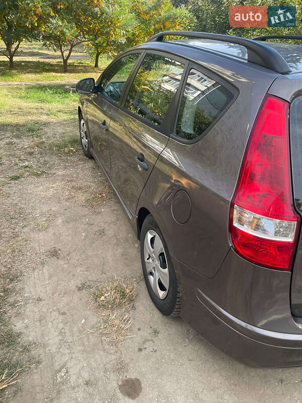 Універсал Hyundai i30 2011 в Запоріжжі
