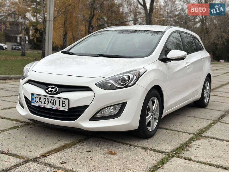 Универсал Hyundai i30 2013 в Харькове