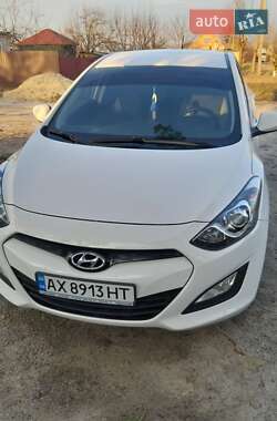 Хэтчбек Hyundai i30 2014 в Изюме