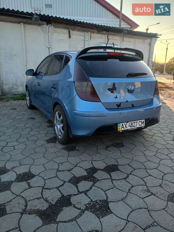 Хэтчбек Hyundai i30 2011 в Харькове