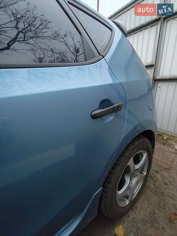 Хэтчбек Hyundai i30 2011 в Харькове