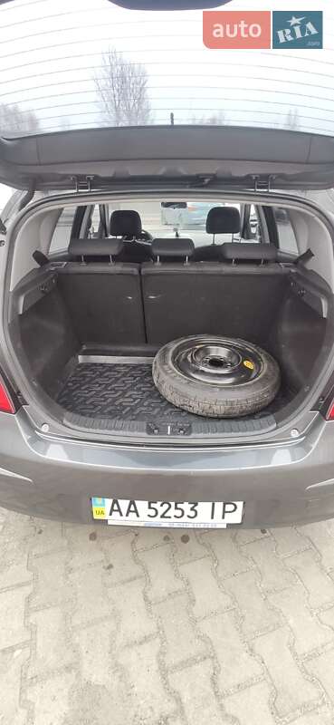 Хетчбек Hyundai i30 2010 в Києві фото 3 Хетчбек Hyundai i30 2010 в Києві