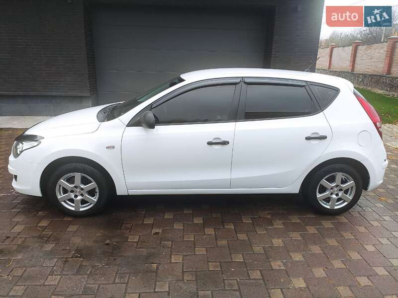 Хэтчбек Hyundai i30 2009 в Василькове фото 14 Хэтчбек Hyundai i30 2009 в Василькове