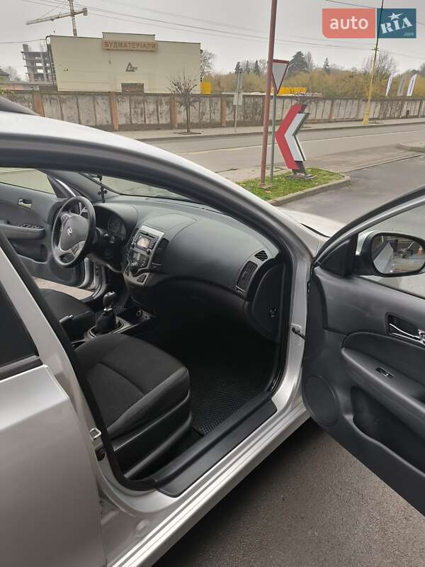 Универсал Hyundai i30 2012 в Ужгороде фото 3 Универсал Hyundai i30 2012 в Ужгороде