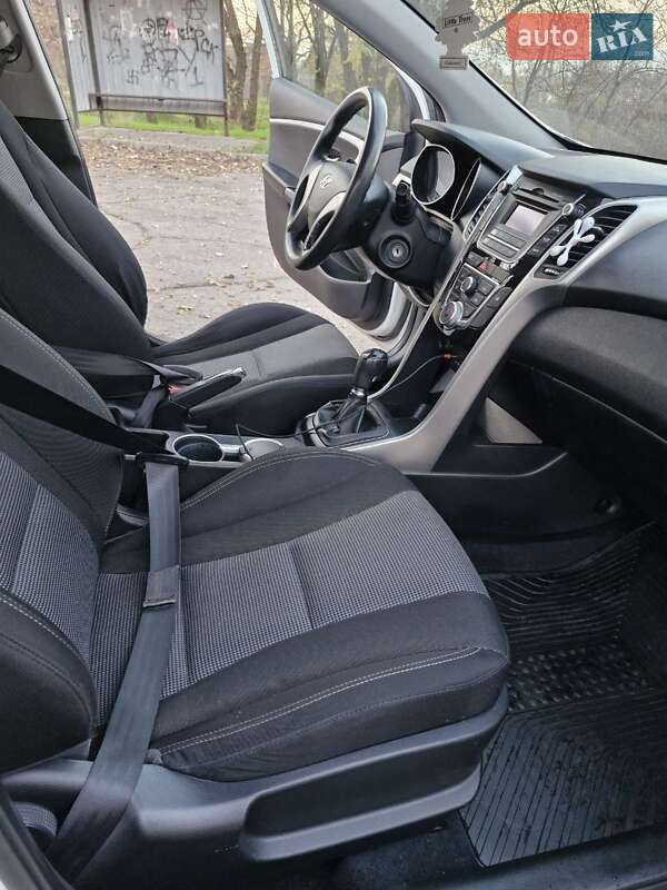 Универсал Hyundai i30 2013 в Запорожье фото 7 Универсал Hyundai i30 2013 в Запорожье