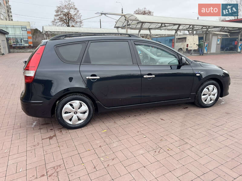 Універсал Hyundai i30 2010 в Рівному фото 11 Універсал Hyundai i30 2010 в Рівному