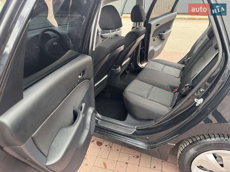 Універсал Hyundai i30 2010 в Рівному фото 26 Універсал Hyundai i30 2010 в Рівному