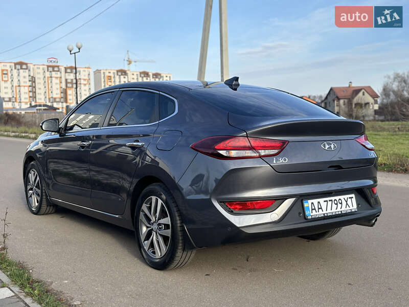 Фастбэк Hyundai i30 2018 в Киеве фото 6 Фастбэк Hyundai i30 2018 в Киеве