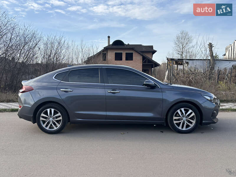 Фастбэк Hyundai i30 2018 в Киеве фото 7 Фастбэк Hyundai i30 2018 в Киеве