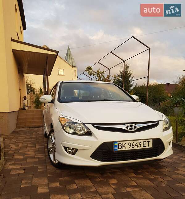 Хетчбек Hyundai i30 2009 в Рівному фото Хетчбек Hyundai i30 2009 в Рівному