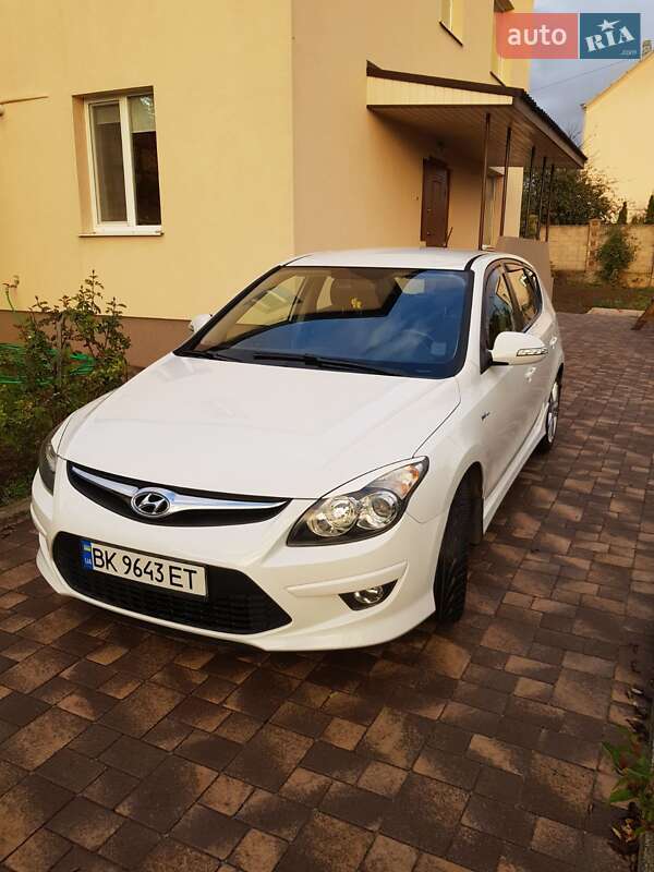 Хетчбек Hyundai i30 2009 в Рівному фото 9 Хетчбек Hyundai i30 2009 в Рівному