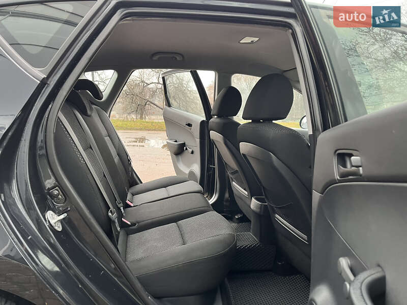 Хэтчбек Hyundai i30 2010 в Чернигове