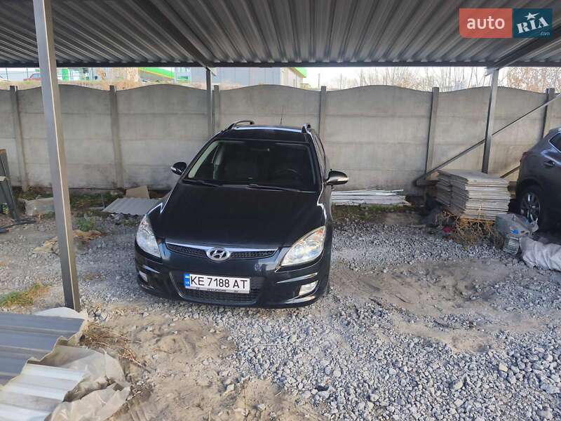 Универсал Hyundai i30 2008 в Каменском