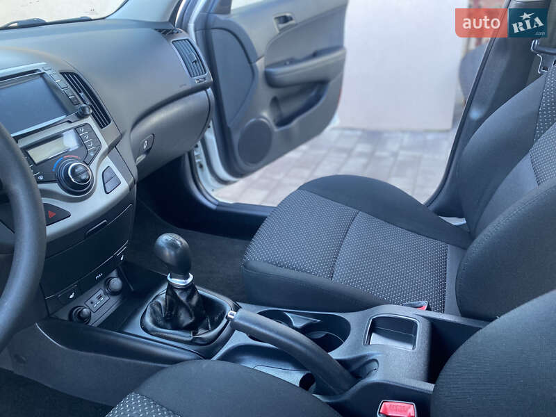 Хэтчбек Hyundai i30 2011 в Виннице фото 11 Хэтчбек Hyundai i30 2011 в Виннице