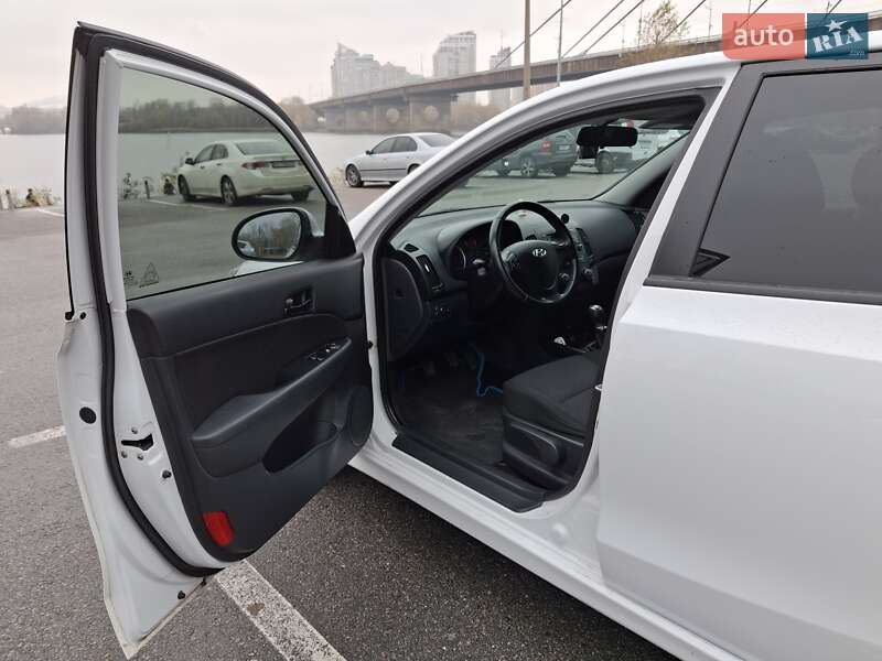 Хэтчбек Hyundai i30 2011 в Киеве