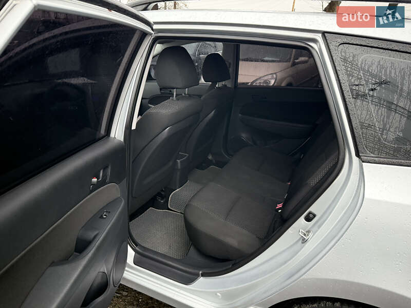 Универсал Hyundai i30 2011 в Луцке фото 28 Универсал Hyundai i30 2011 в Луцке