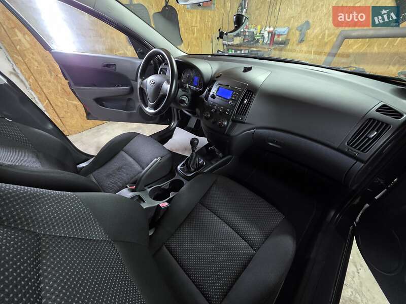 Универсал Hyundai i30 2009 в Луцке